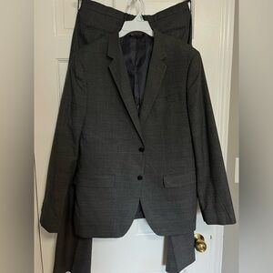 Banana Republic Men’s Tailored Slim Fit Grey Plaid Suit, Jacket and Pants